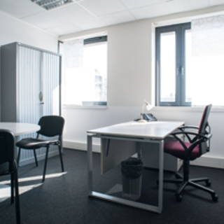 Bureau privé 12 m² 1 poste Coworking Rue André Bollier Lyon 69007 - photo 1